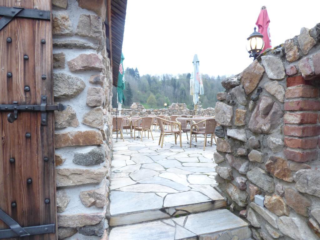 Penzion - Restaurant U Zamku Becov nad Teplou Exterior photo